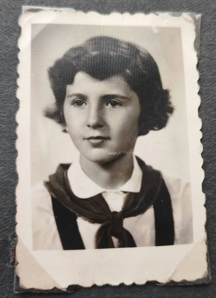 Съхраняваме историята на нашето училище!
Снимките са живата памет на ОУ „Отец Паисий“ – Русе. Те пазят лицата, събитията и незабравимите моменти от…